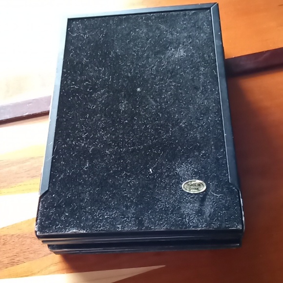 4 way hinged picture frames with foam inserts and sturdy hardware. Size 4x6 each - Picture 4 of 8